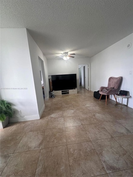 Building Photo - 17021 N Bay Rd