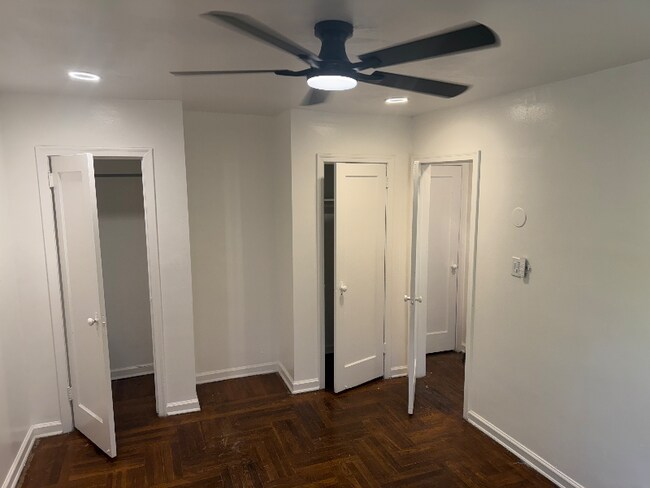 Building Photo - 10 Corbin Ct