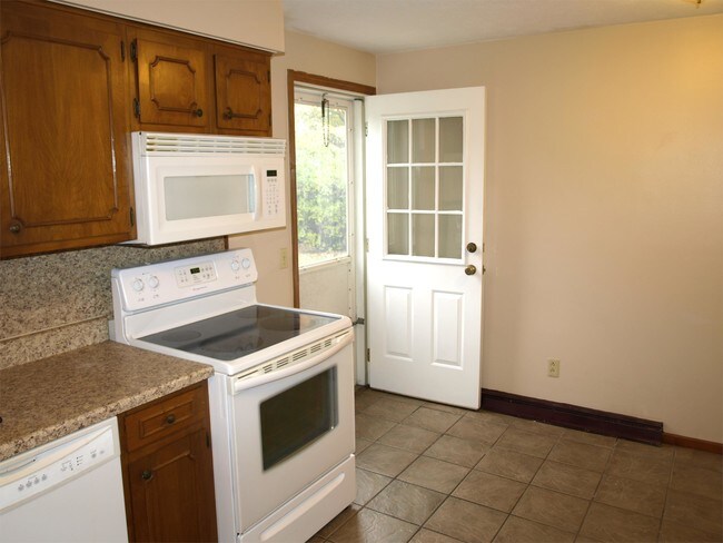 Foto del edificio - 2415 Carlyle St NW