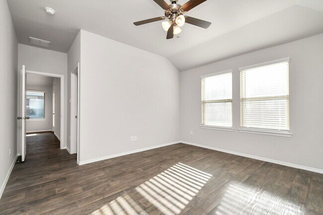 Foto del edificio - 9878 Laurel Lake Dr