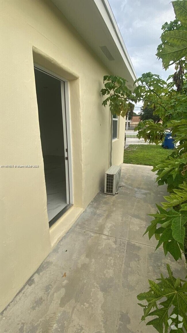 Fleetwood Gardens Apartments under 2,000 Miami Gardens, FL 1