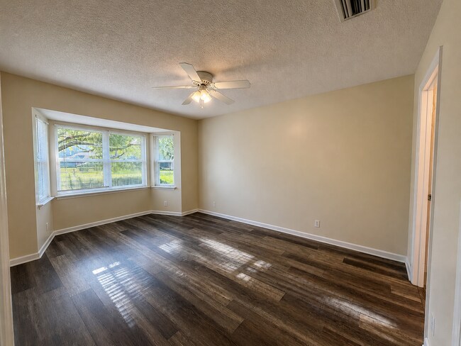 Foto del edificio - 212 Muskogee Ct
