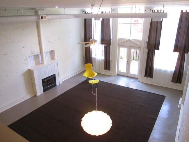 Living Area - 505 S Main St