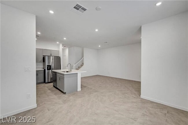 Foto del edificio - 1175 Heliodor Ave