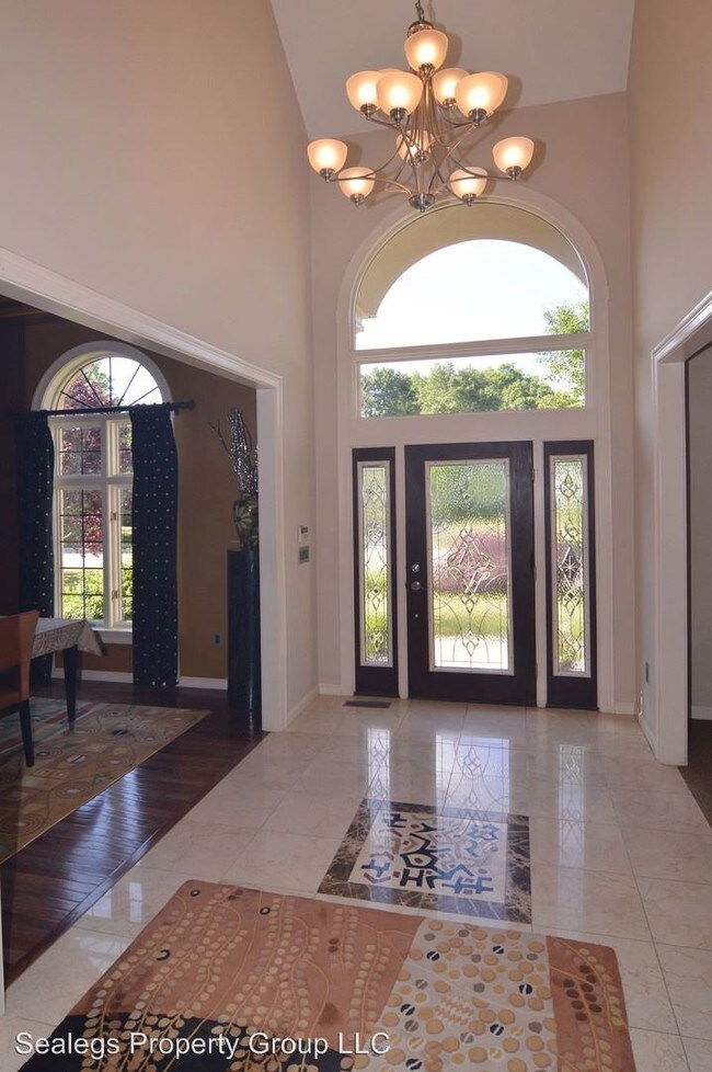 Building Photo - 6 br, 3.5 bath House - 39 Bluejay Drive