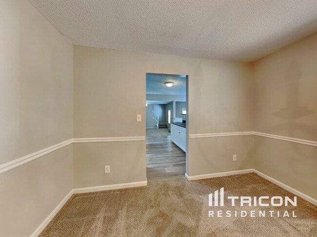 Building Photo - 4340 Caroline Ct