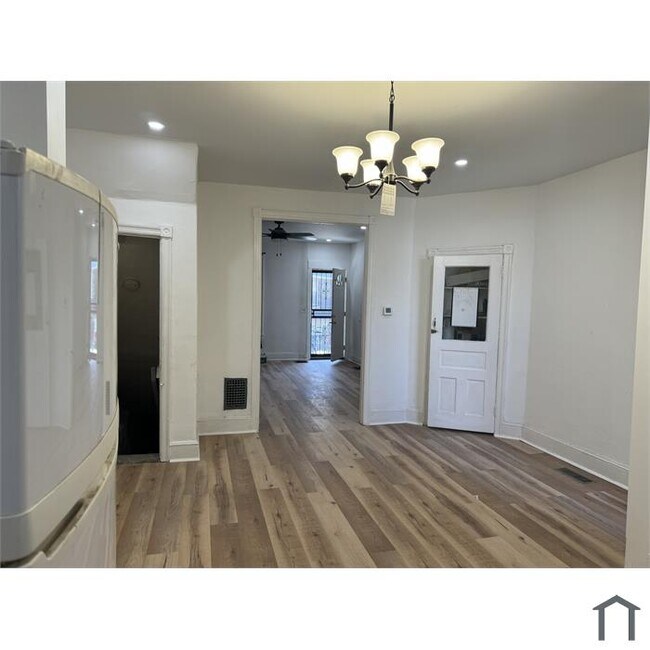 Building Photo - 152 N Edgewood St