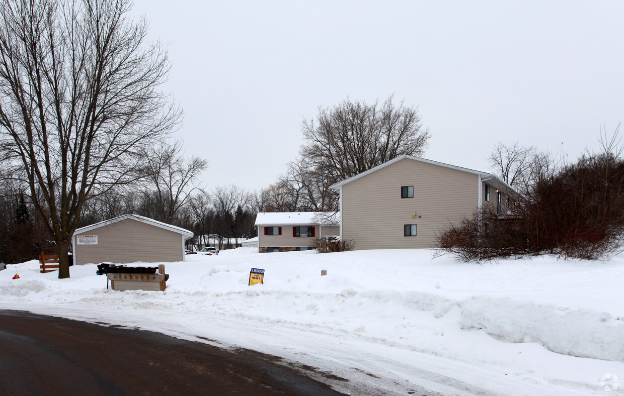Building Photo - 376-404 Dexter Dr