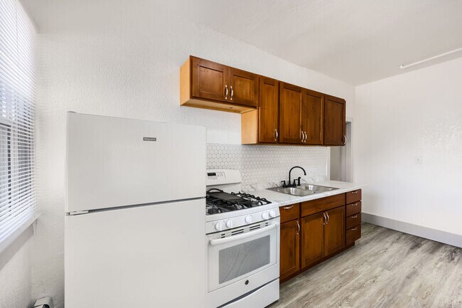 Foto del edificio - 2440 E Willamette Ave