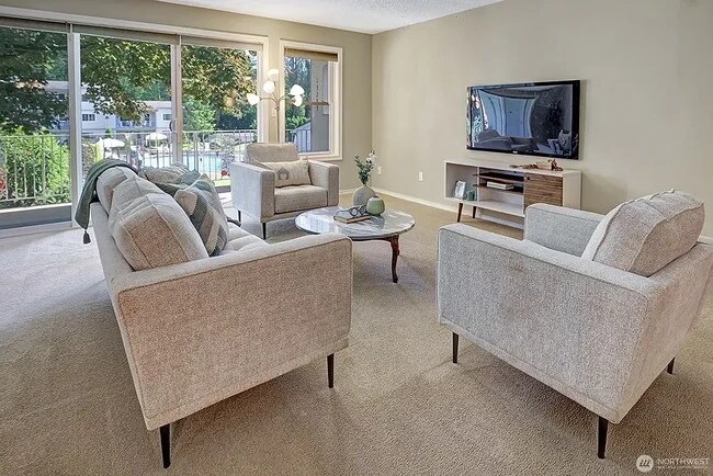 Sala de estar - 13283 15th Ave NE