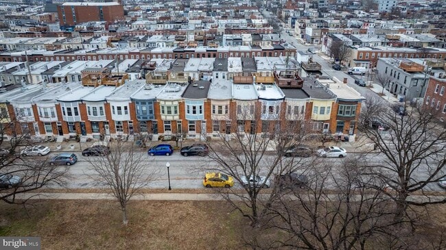 Building Photo - 263 S Ellwood Ave