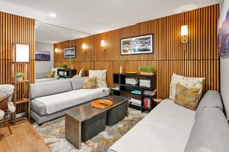 Building Photo - 711 S Galena St