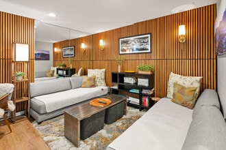 Building Photo - 711 S Galena St