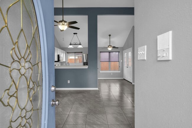 Building Photo - 18534 Meadows Way Dr