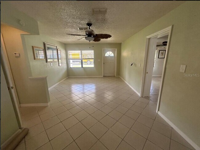 Foto del edificio - 3303 Minnow Creek Dr