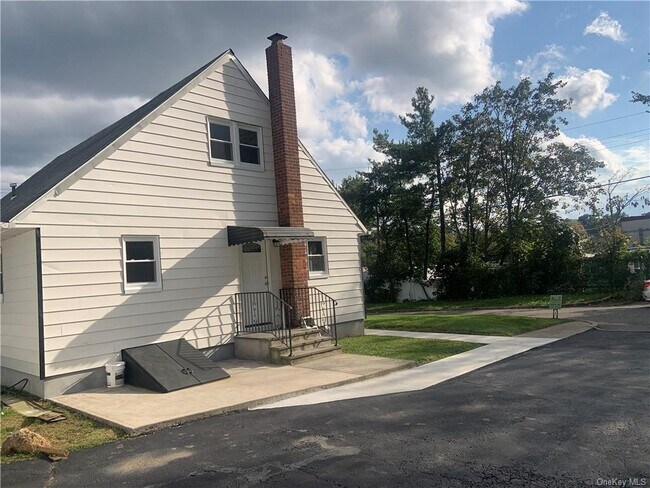 Building Photo - 110 McLean Ave