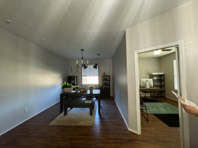 Building Photo - 8 Stowe Springs Ln