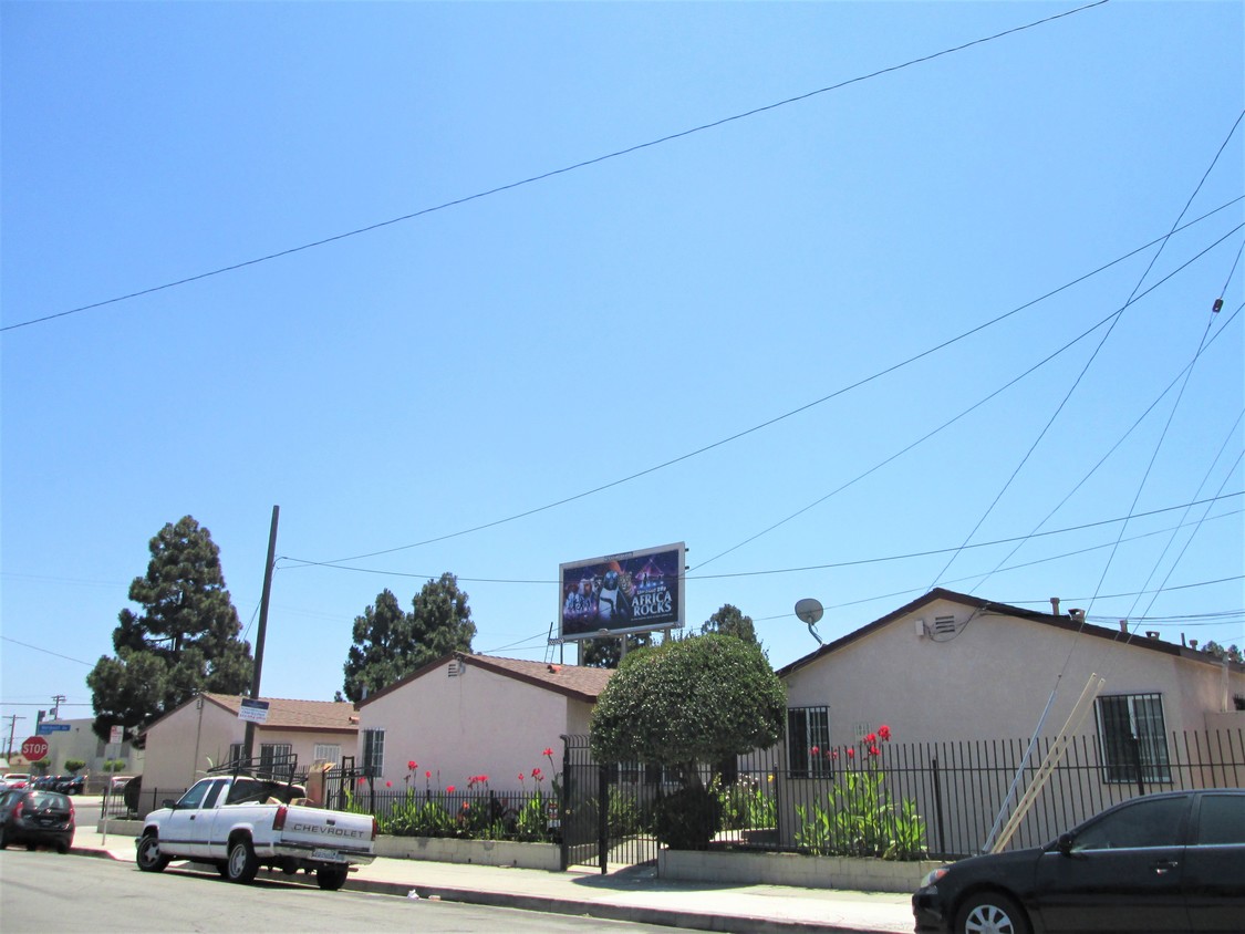 Primary Photo - 10953 S Vermont Ave