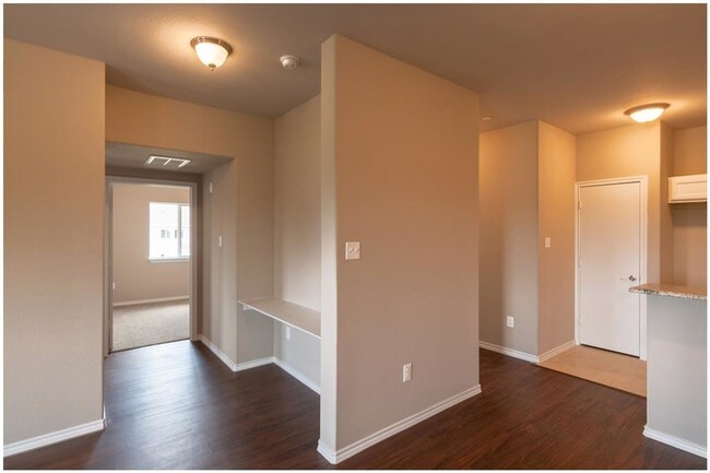 Foto del edificio - 516 E Hazelwood St