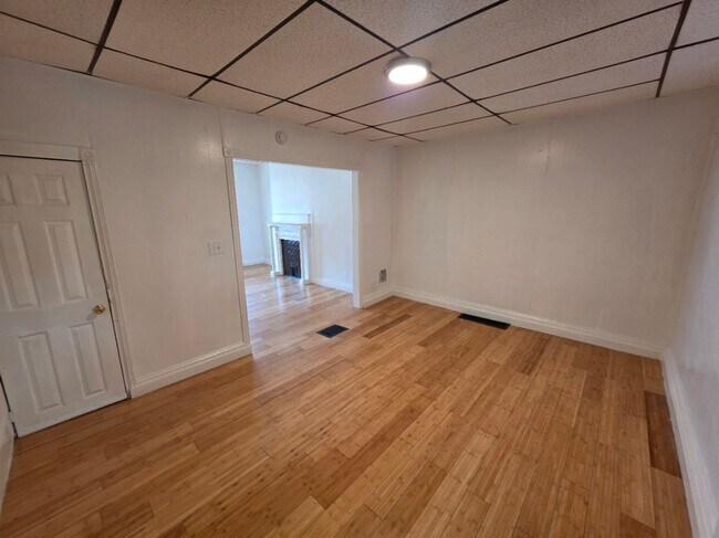 Foto del edificio - 929 E 17th St