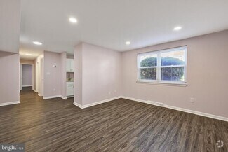 Building Photo - 4411 Falls Bridge Dr
