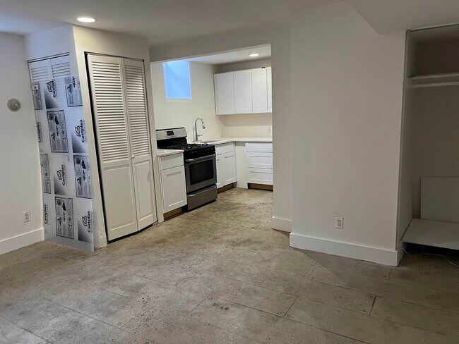 Foto del edificio - 9027 Riverside Pl