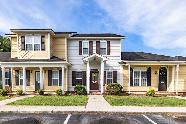 Foto del edificio - Sterling Pointe Town Homes