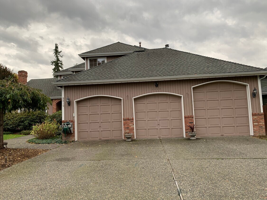Primary Photo - 2210 241st St SE