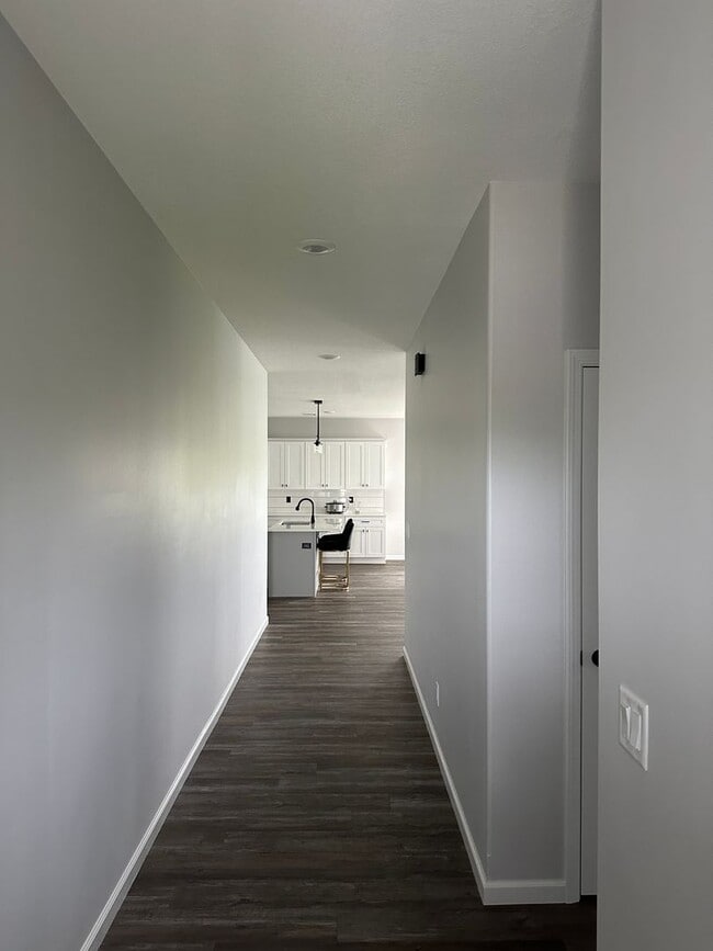 Building Photo - Gorgeous New Build!