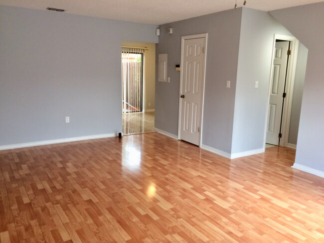 Foto del edificio - 7404 Woodburn Ct