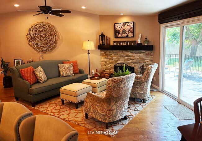 Foto del edificio - Modern comfort living in a small town atmo...