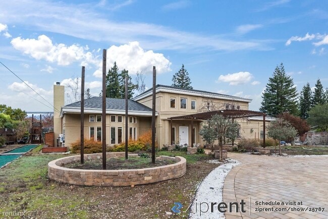 Building Photo - 5 br, 3.5 bath House - 355 Covington Rd, L...