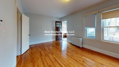 Building Photo - 46 Fairfax St