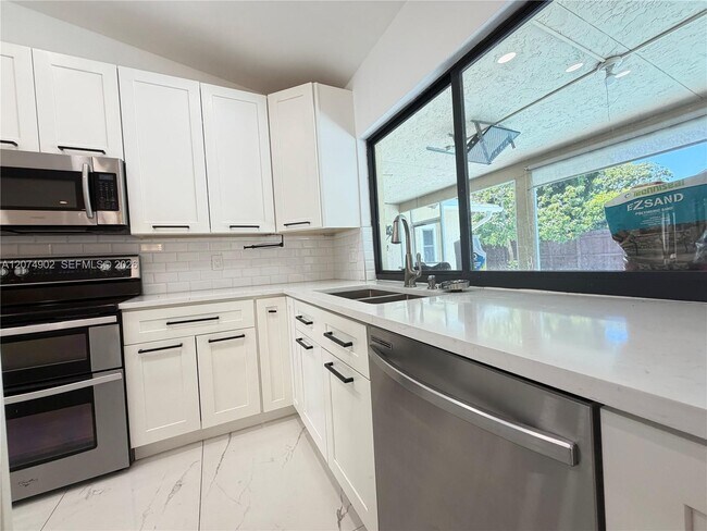 Building Photo - 20888 Sugarloaf Ln