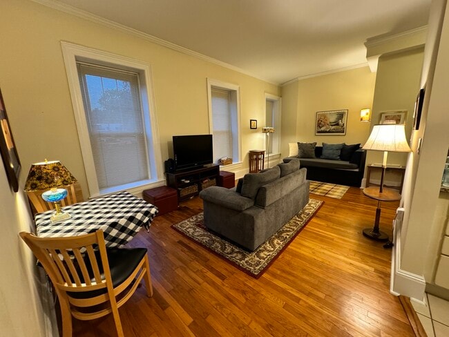 Foto del edificio - 33 Maplewood Ave