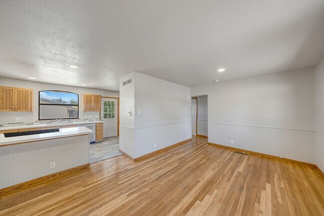 Foto del edificio - 1350 N 17th St