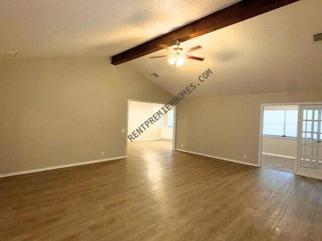Foto del edificio - 200 Lochwood Cir