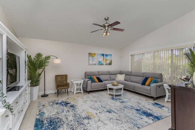 Building Photo - 7572 Silver Woods Ct