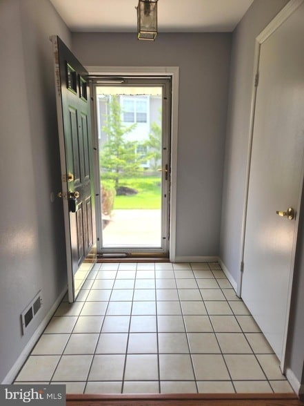 Building Photo - 4003A Saxony Dr