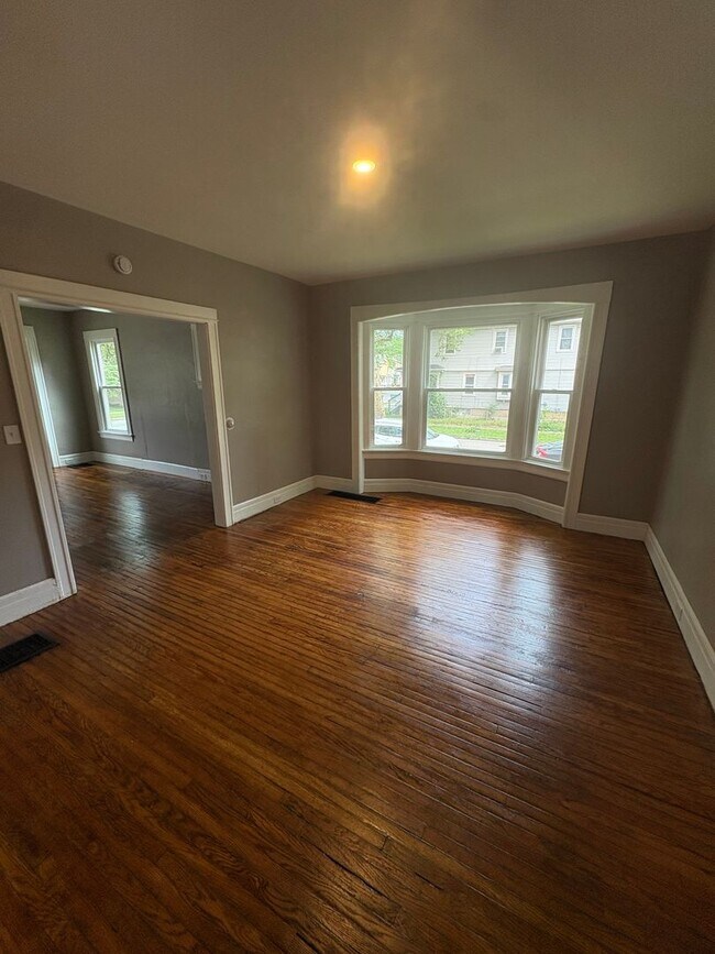 Foto del edificio - Charming Three Bedroom Townhouse!