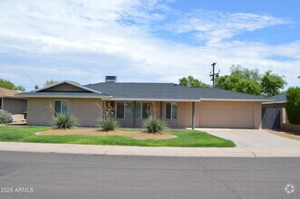 Building Photo - 8316 E Wilshire Dr