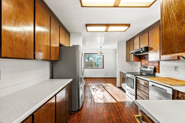 Building Photo - Cozy 2BR/2BA Duplex | Fireplace, Patio & Utilities Included