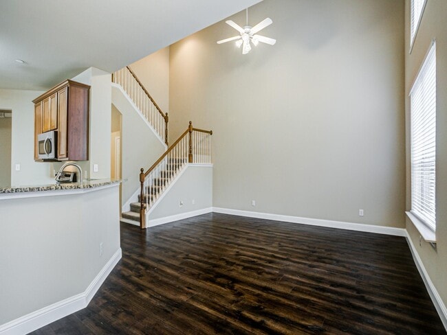 Building Photo - 4528 Sycamore Dr