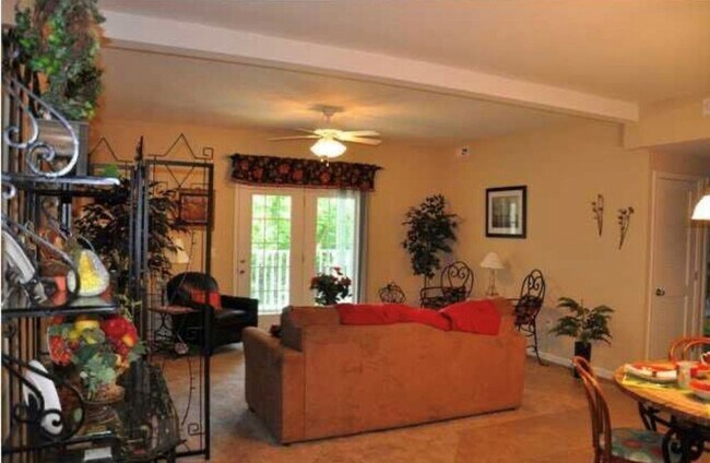 Foto del edificio - 12500 Townepark Way 201