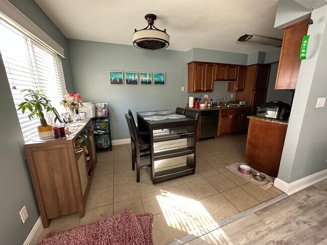 Área de comedor - 4127 38th St