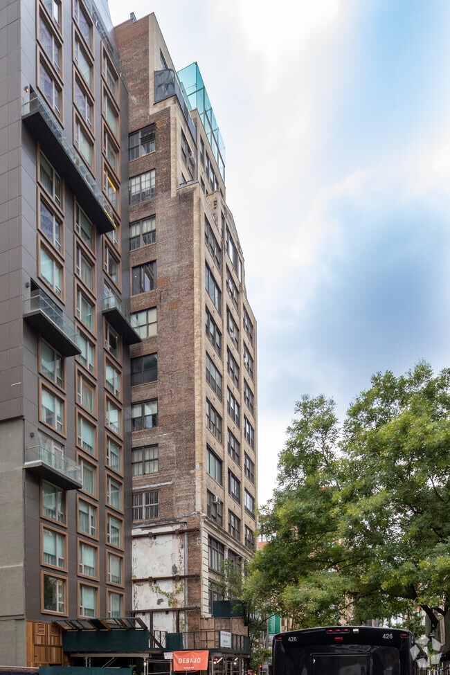 Building Photo - 46-50 W 29th St