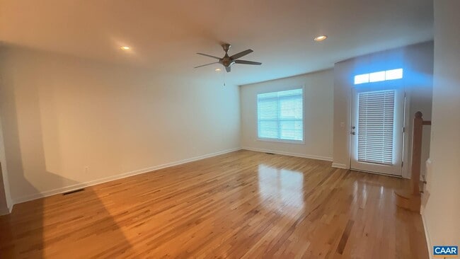 Building Photo - 2402 Winthrop Dr