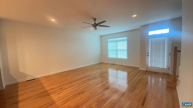 Foto del edificio - 2402 Winthrop Dr
