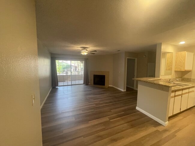 Foto del edificio - 2200 S Fort Apache Rd