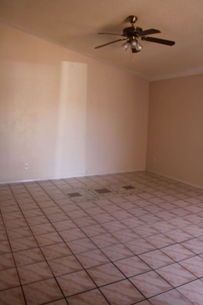 Building Photo - 12138 Yvonne Richardson Ave